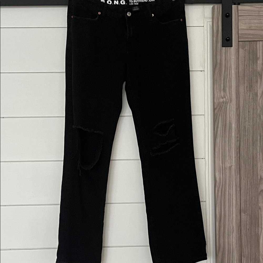 Black Distressed Women Jeans